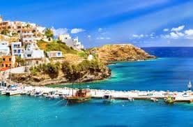 Në pritje të turistëve, Greqia ul TVSH-në