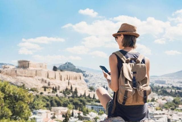 Greqi, rënie drastike e të ardhurave nga turizmi