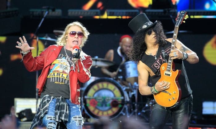 Guns N' Roses padisin prodhuesit e birrës Guns 'N' Rosé