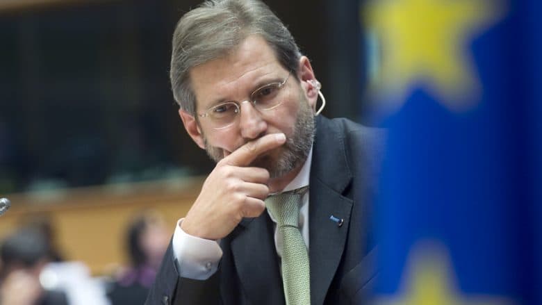Taksa ndaj produkteve serbe dërgon Johannes Hahn në Prishtinë