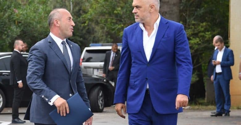     Haradinaj për debatin me Ramën: Më vjen keq për polemikat, u kërkoj falje shqiptarëve që i mërzisim me këtë gjuhë