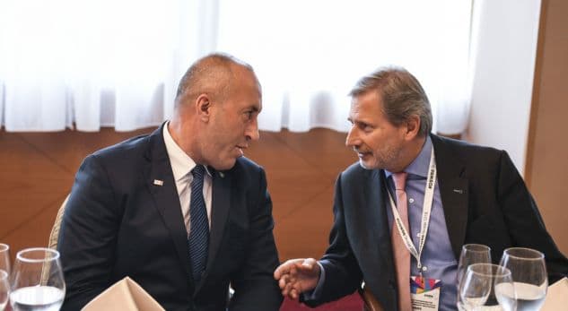 Haradinaj drekë pune në Shkup me komisionerin Hahn: I kërkova liberalizimin e vizave sa më shpejt