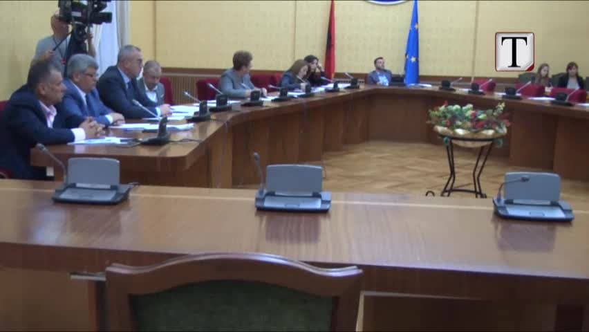 Haxhinasto për tenderët: Tregoni si shpenzohen paratë publike (VIDEO)