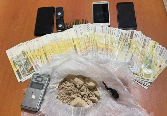 Kapen shpërndarësit e heroinës në Durrës, sekuestrohen qindra doza me lëndë narkotike