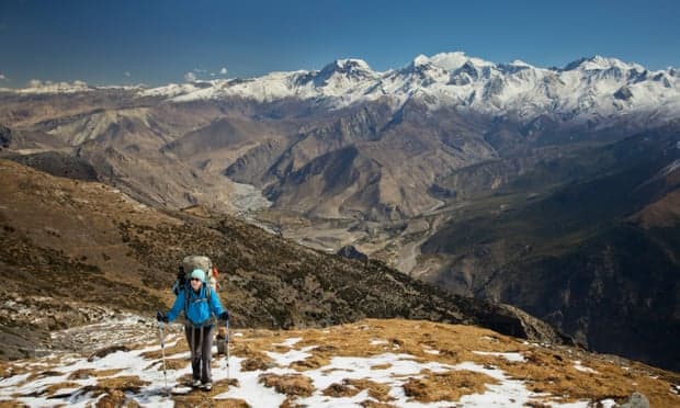 Nëntë alpinistë kanë vdekur pasi stuhia e borës goditi Himalajën