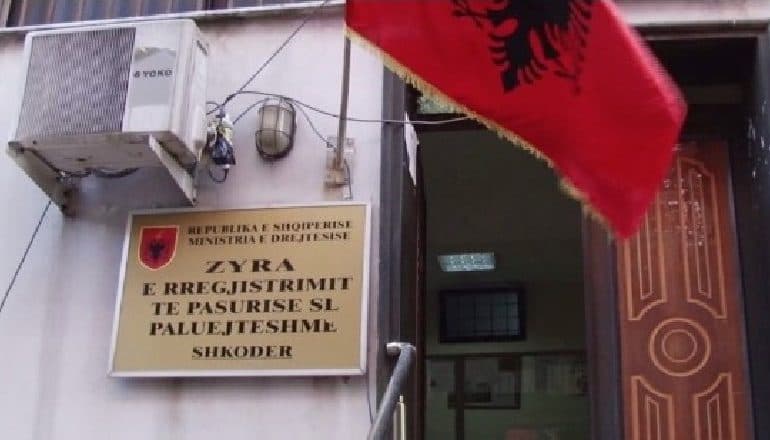 Abuzimi me pronat, ndalohet juristi i Hipotekës së Shkodrës dhe 3 të tjerë