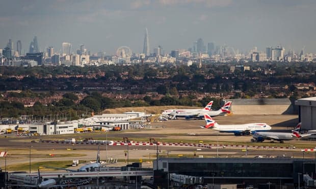 Pas "Gatwick", dronët pezullojnë fluturimet edhe në aeroportin "Heathrow", më i madhi në Britani, policia nis hetimet (VIDEO)