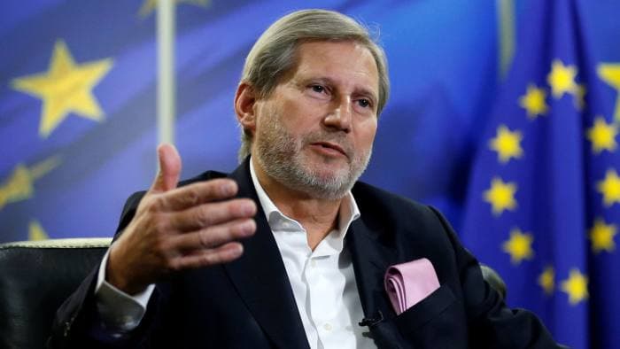 Hahn: Marrëveshja Kosovë-Serbi do të jetë kompromis