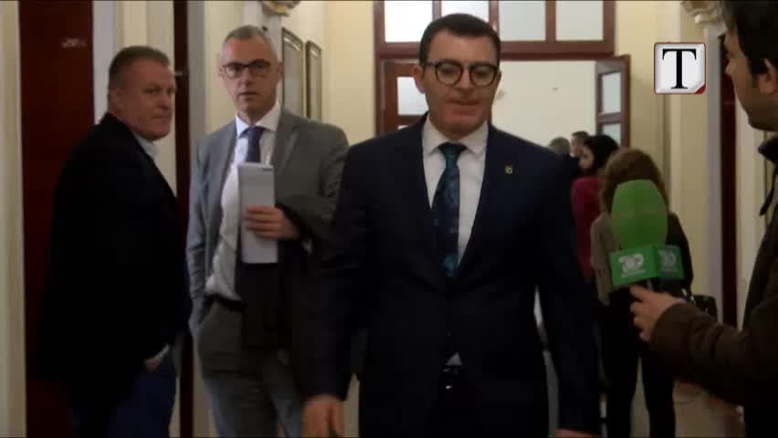 PS i kërkon Hysenit të shpjegojë akuzat, deputeti nuk përgjigjet (VIDEO)