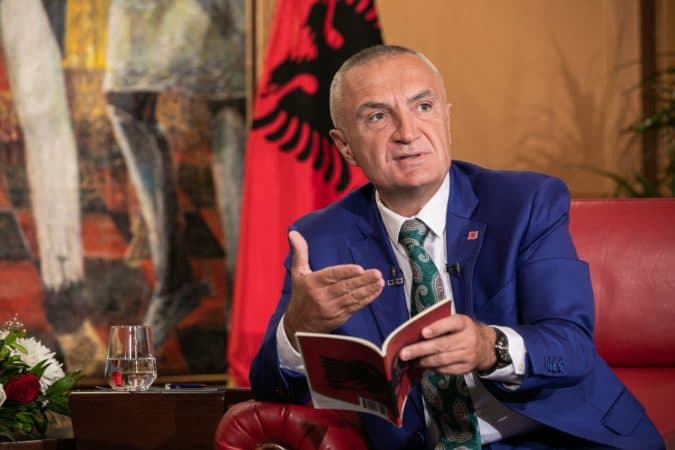 Presidenti Meta nuk dekreton Ligjin për Rininë
