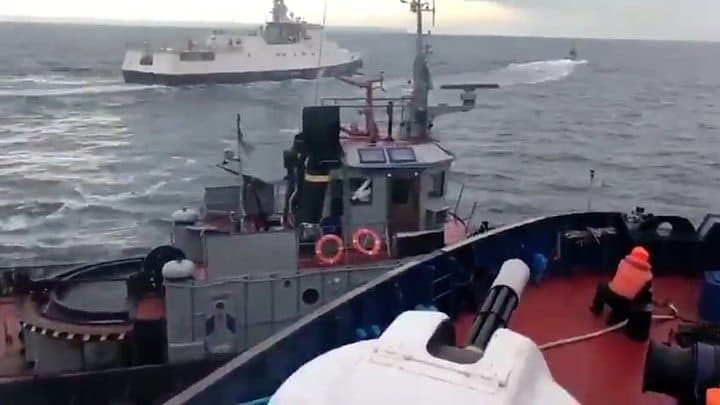 Incidenti me Ukrainën, Moska nderon rojet kufitare që ndaluan dhe arrestuan marinarët në Detin e Zi