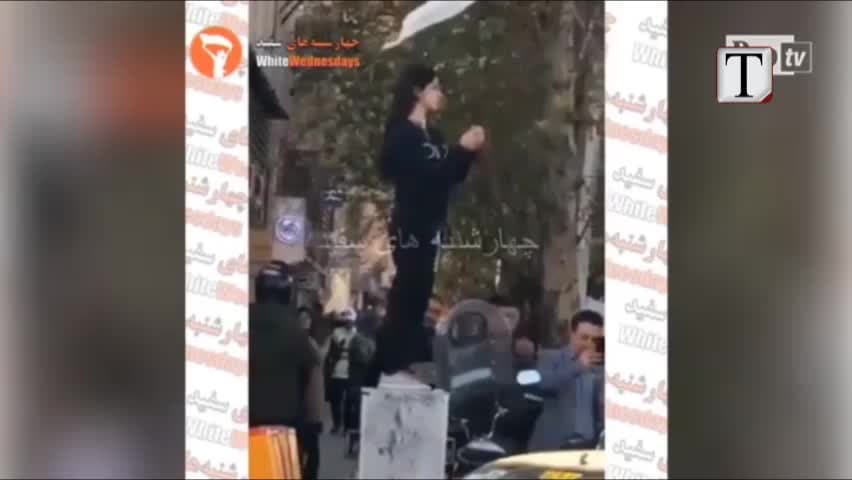 Iran, lirohet gruaja që u bë simbol i luftës kundër hixhabit (VIDEO)