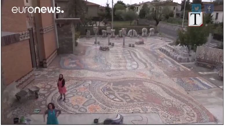 Itali, mozaiku më i madh në botë për të dekoruar një kishë (VIDEO)
