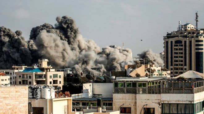 Izraeli sulmon objektivat e Hamasit në Gaza, 2 të vdekur dhe 12 të plagosur