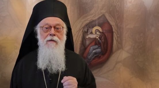 Kryepeshkopi Janullatos për Krishtlindje: Bashkëjetesa paqësore dhe pajtimi qofshin në zemrat tuaja! 