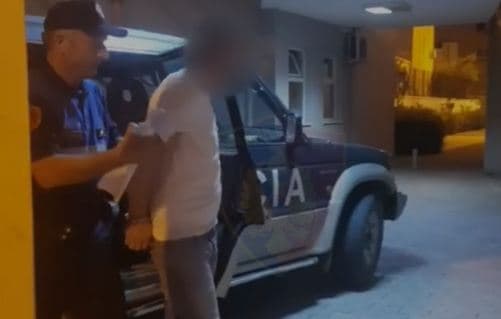 Dhunoi gruan dhe vajzën, arrestohet 46-vjeçari në Elbasan