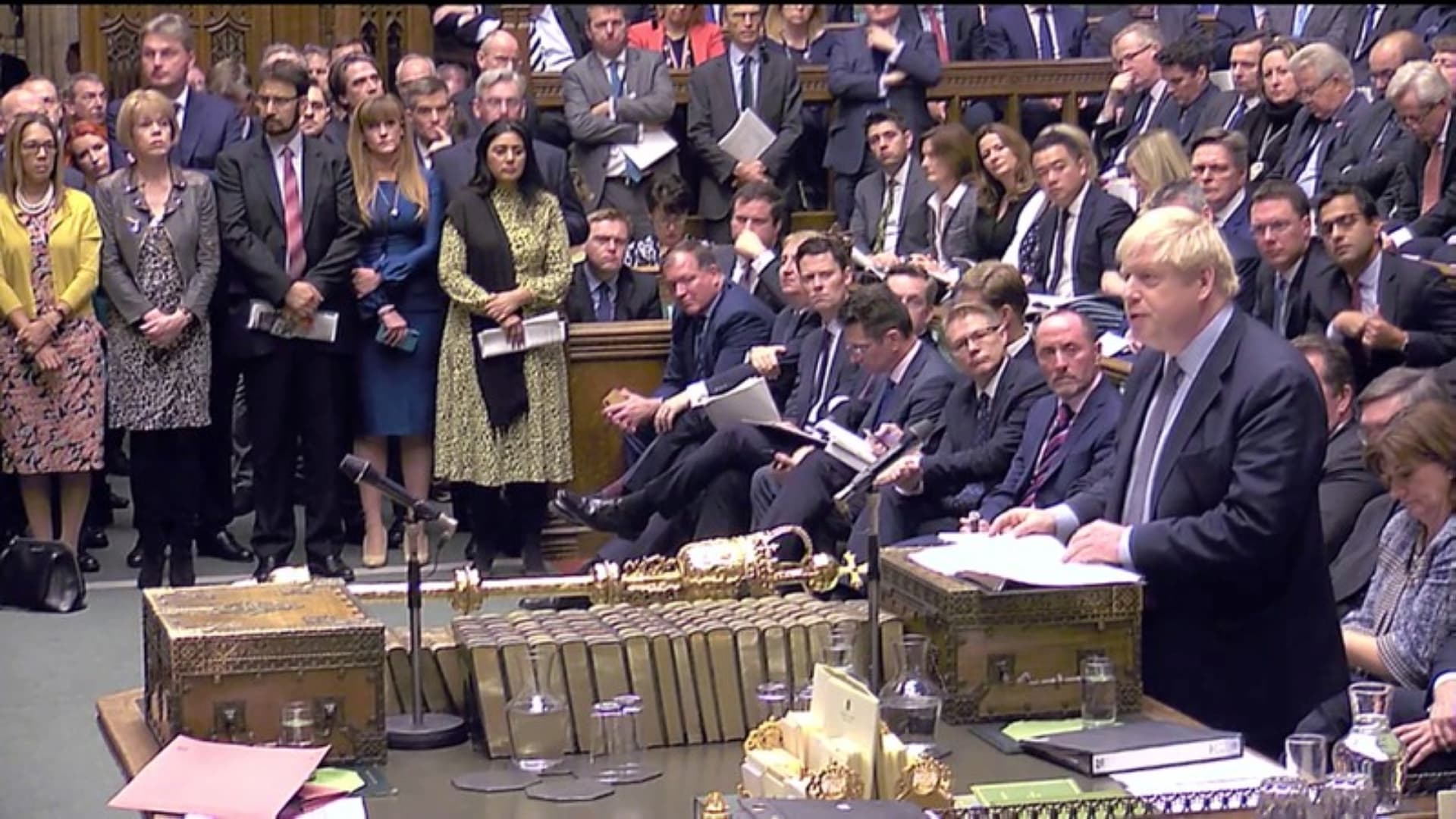 Johnson kërkon shtyrjen e Brexit-it pas humbjes së votës në parlament