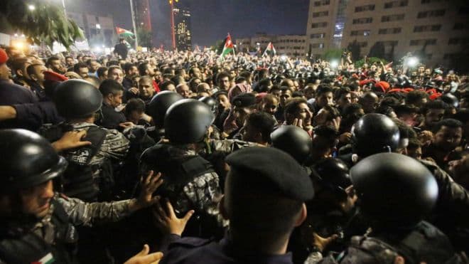 Pas protestave masive, mbreti i Jordanisë Abdullah bën thirrje për rishikimin e taksave