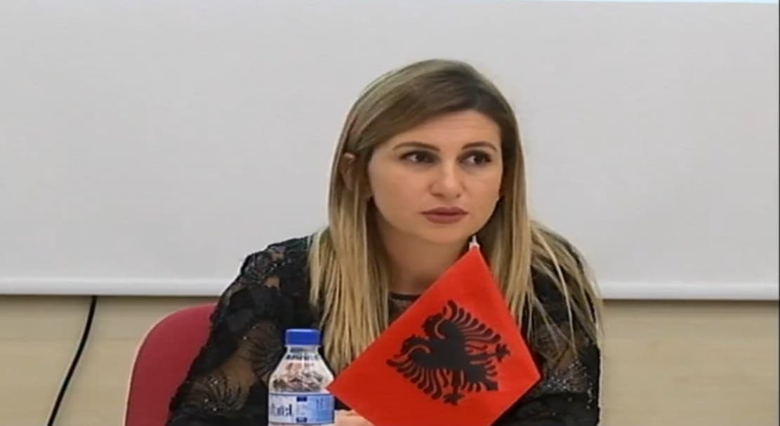 Mes tensionesh nga protesta e PD, konstituohet Këshilli i ri bashkiak me kryetare Brisela Kadia, reagon Basha (VIDEO)
