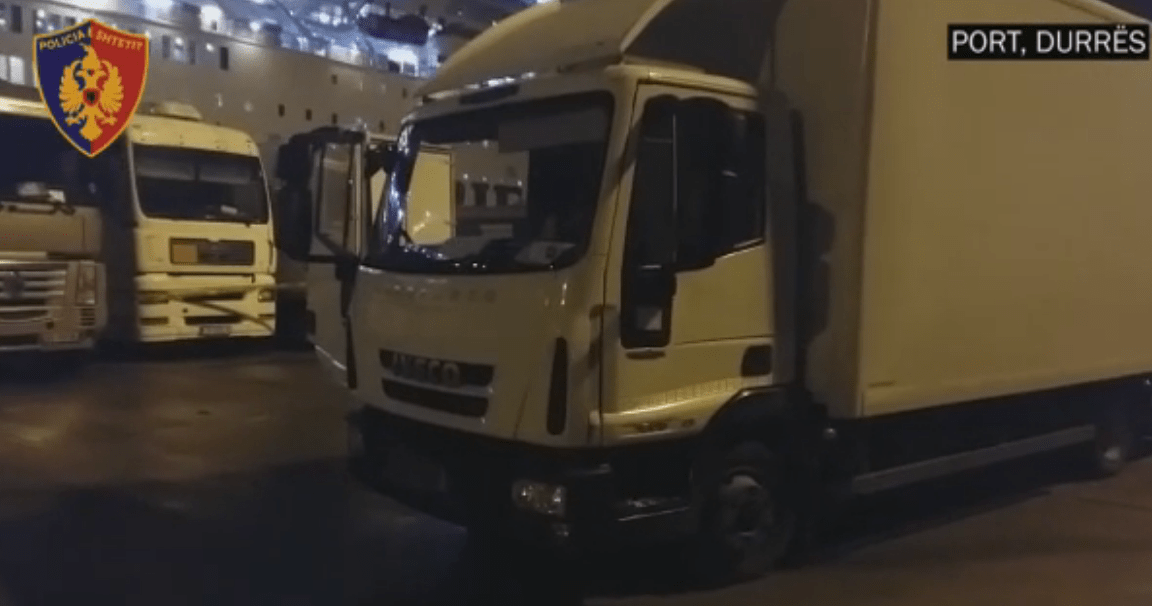 Skaneri zbulon 2 kg heroinë në kamion në portin e Durrësit