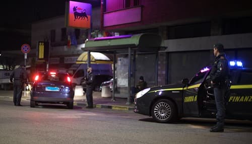 Spiunohen nga banorët, policia arreston shqiptarin dhe rumunen duke shitur drogë