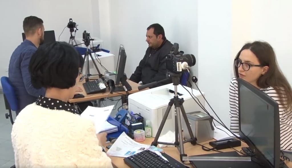 Ministria e Brendshme: Aplikoni për karta të identitetit para dhjetorit