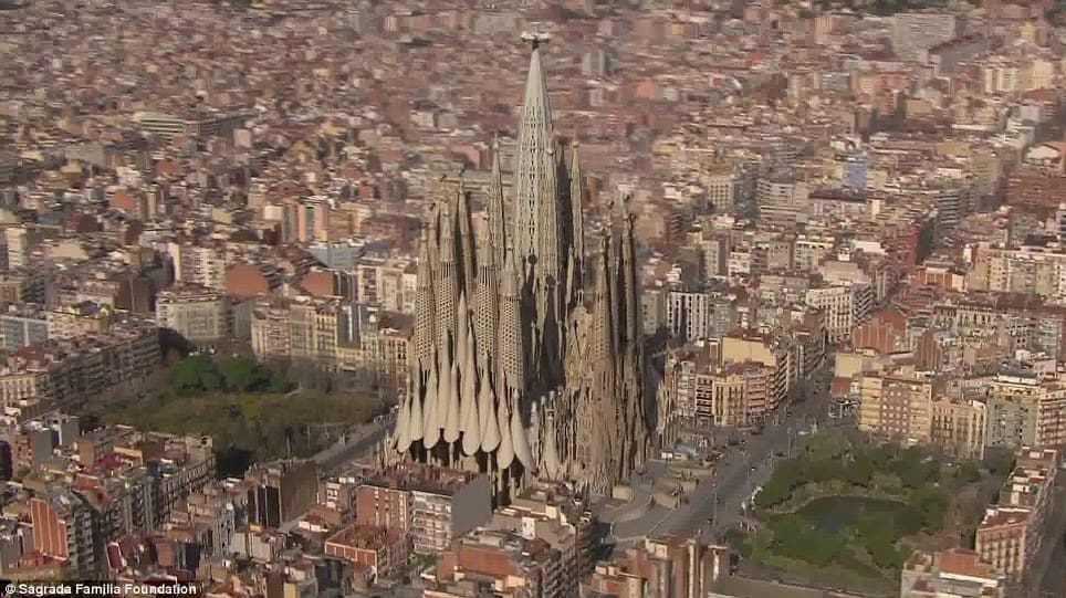Katedralja e Barcelonës, kantieri i arkitektit Gaudi që vijon të mbetet i hapur edhe pas 135 vitesh (FOTO)
