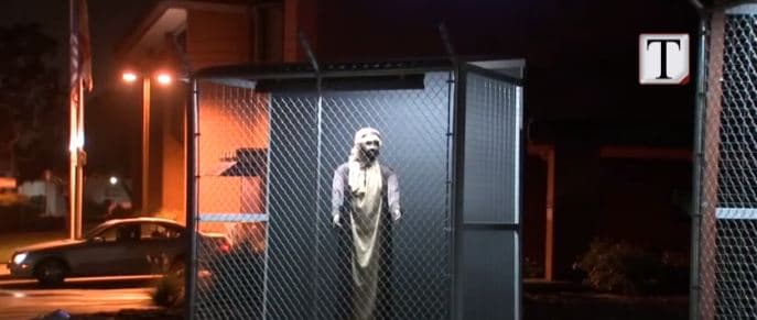 SHBA, kisha “fut” Zotin në kafaz (VIDEO)