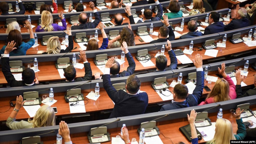   80 vota të deputetëve kusht për shpërbërjen e Kuvendit të Kosovës