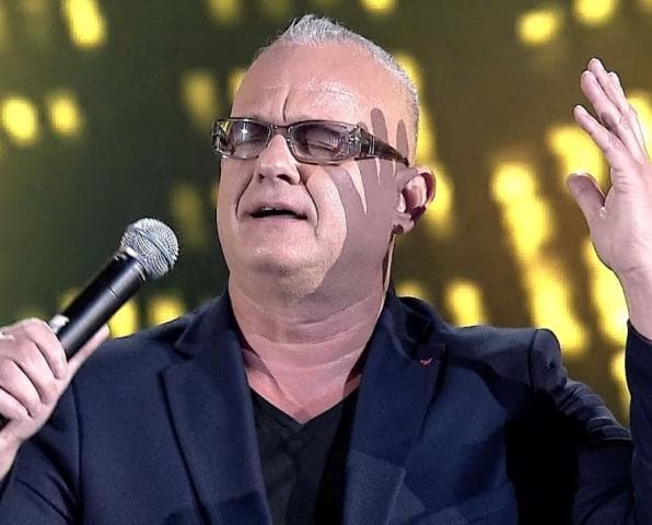 Ishte infektuar me Covid, ndahet nga jeta kantautori Kujtim Prodani (VIDEO)