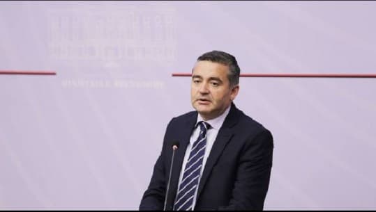 Mbytjet “gjunjëzojnë” Klosin: Nuk funksionon roja bregdetare (VIDEO)