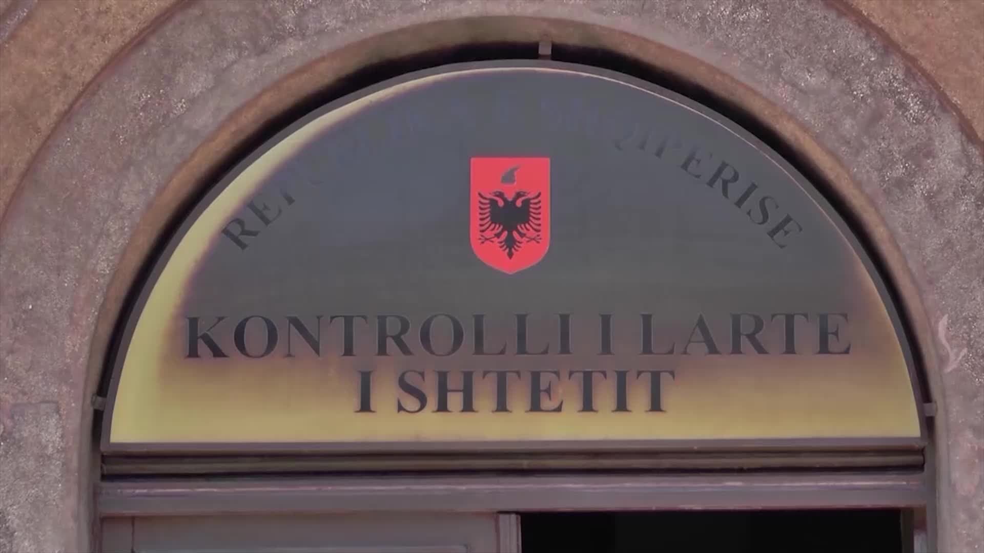 KLSH kallzon ish-drejtorin dhe 7 zyrtarë të aluiznit Kamëz (VIDEO)