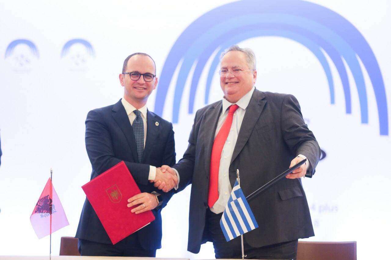 Bushati-Kotzias, nënshkruajnë marrëveshjen për njohën e ndërsjellë të patentave