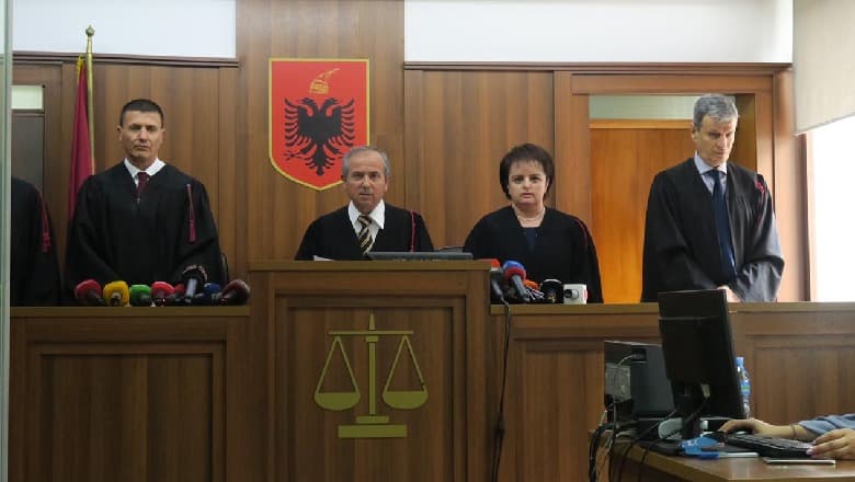 Kolegji zgjedhor u jep mandatin këshilltarëve të 13 bashkive (VIDEO)