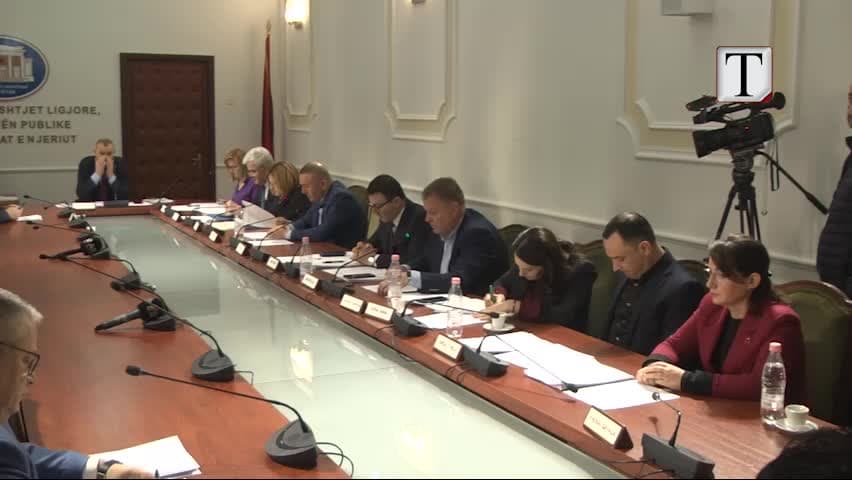 Nuk dhanë informacion, gjobiten 61 subjekte private dhe shtetërore (VIDEO)