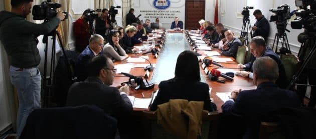 Komisioni i Ligjeve miraton projektligjin për “Dhënie Amnistie” përfshihen edhe të dënuarit deri më 31 dhjetor