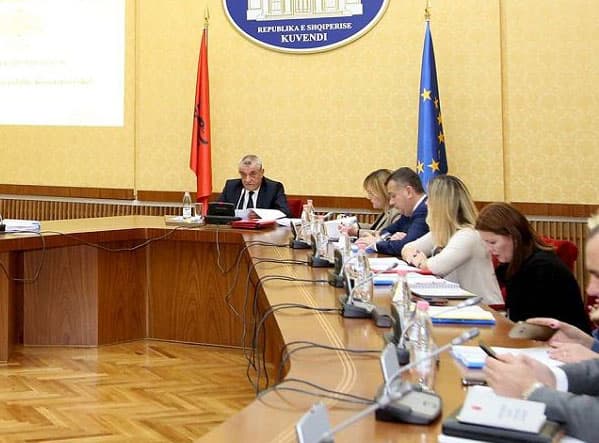 Konferenca e Kryetarëve/ Zbardhet projekt-rezoluta e PS për shkarkimin e presidentit Ilir Meta