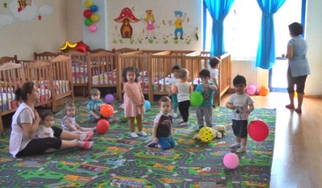 1 qershori çel çerdhe e kopshte. Rregullat për prindërit e edukatorët