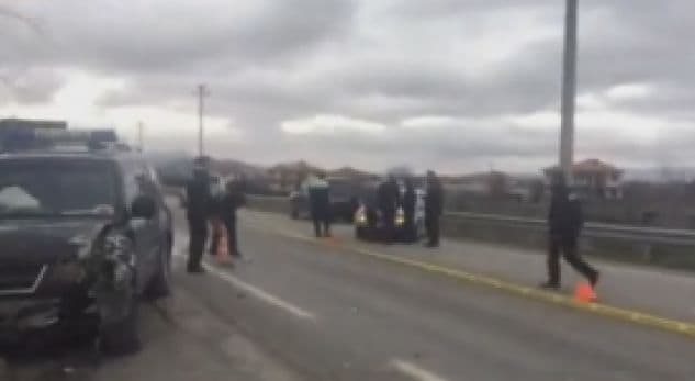 Aksidenti i eskortës, një prej gardistëve të plagosur niset me helikopter drejt Tiranës