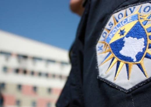 Kosovë, polici vetëvritet në tualetin e lokalit
