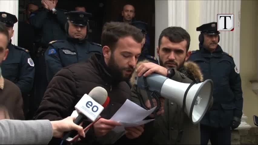 Kosovë, studentët kërkojnë autonomi universitare dhe kushte më të mira (VIDEO)
