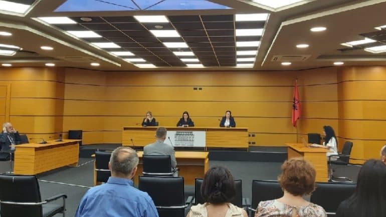 Vetingu rikthen në shkollë kryeprokurorin e Apelit të Shkodrës