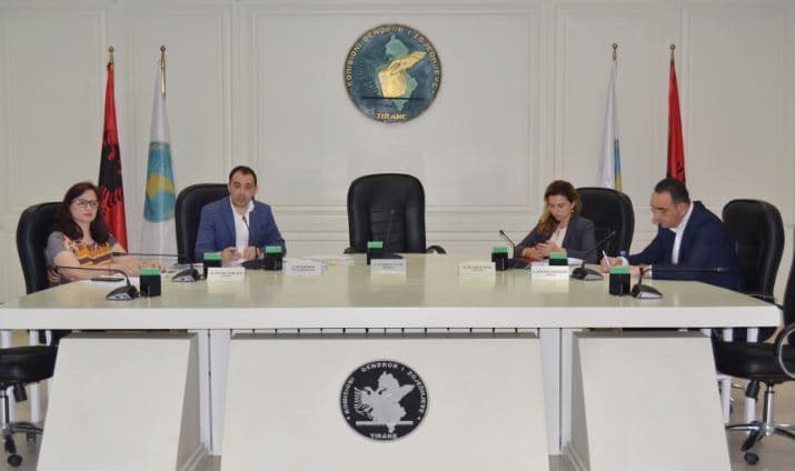 KQZ shpërndau shpërblimet për partitë politike pjesmarrëse në zgjedhje