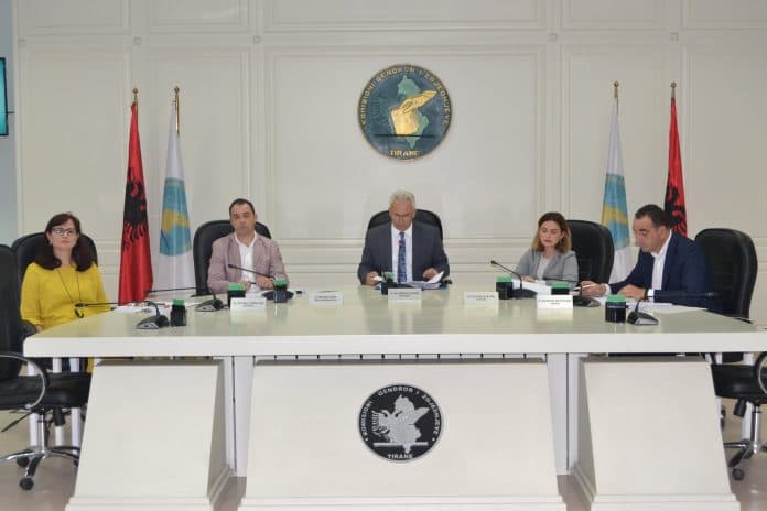 Vendet vakante në Këshillat Bashkiakë/ KQZ publikon emrat e kandidatëve që marrin mandatin