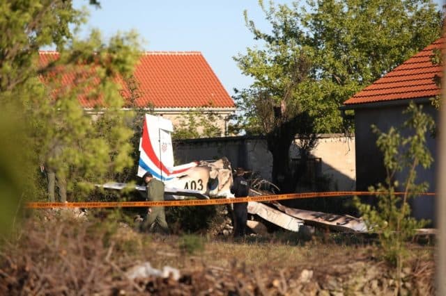         Dy të vdekur nga rrëzimi i avionit ushtarak/ Jep dorëheqjen ministri kroat i mbrojtjes