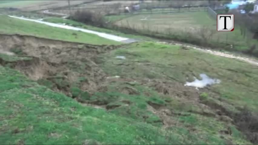 Krujë rrezikohet diga e liqenit të Tapizës (VIDEO)