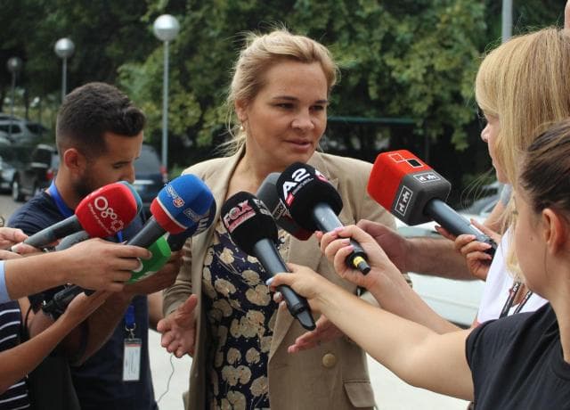 Kryemadhi takohet me Bashën: Rama të lërë Facebook-un, ose të largohet
