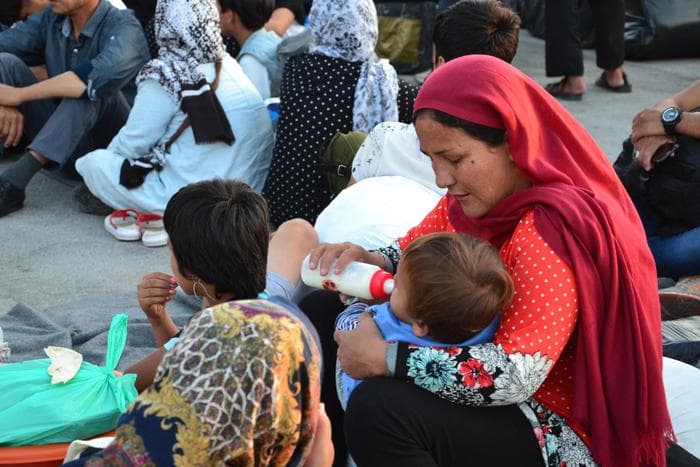 Greqi: Qindra emigrantë largohen nga Lesbos