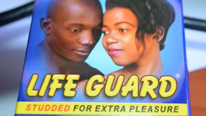 Uganda, një milion prezervativë të dëmtuar