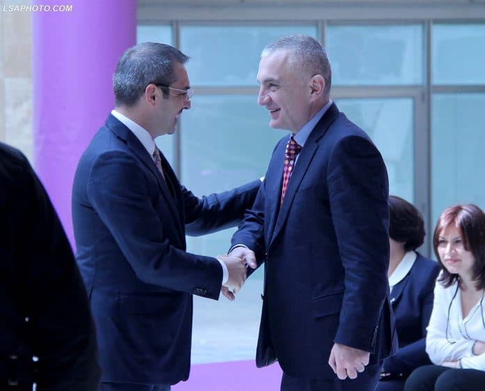 Ja çfarë thotë presidenti Meta për dorëheqjen e Tahirit nga mandati deputetit